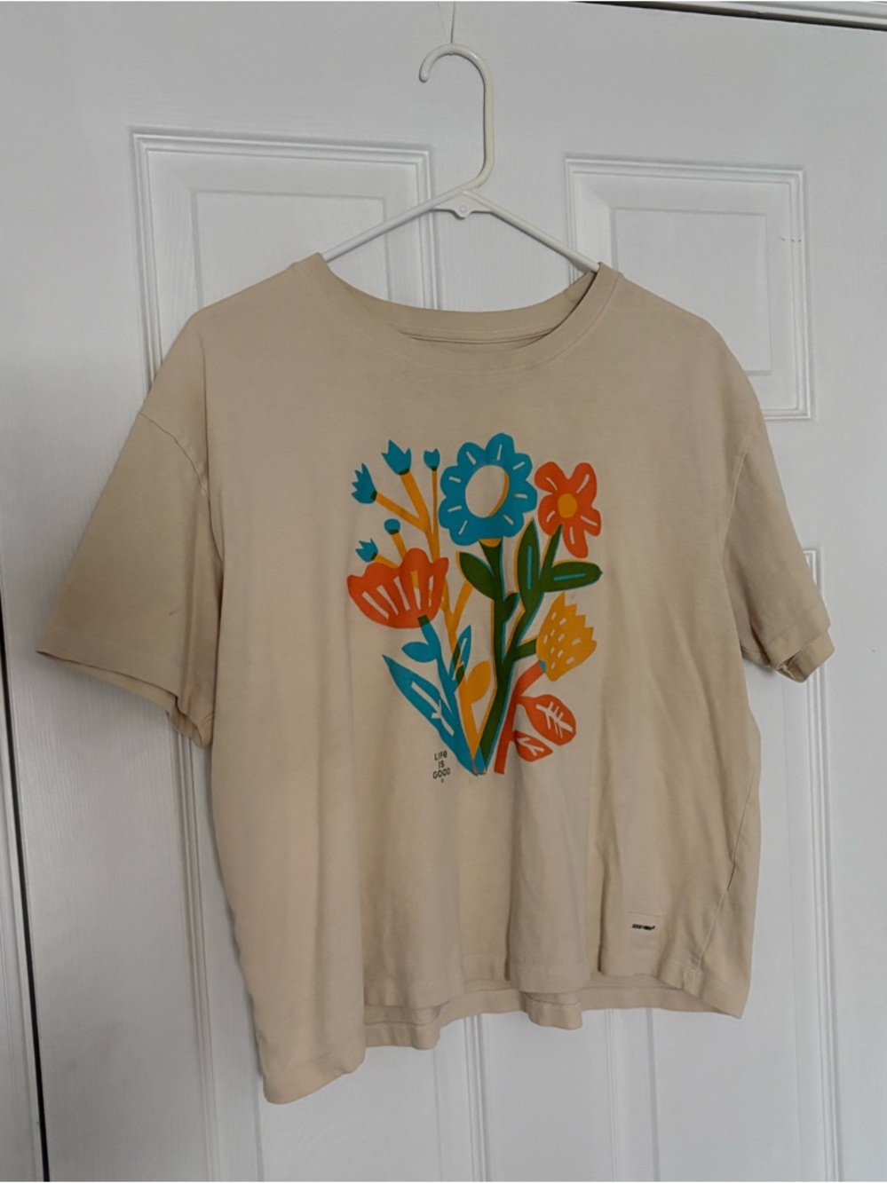 Life is Good Women's Wildflower Splash Short Sleeve Crusher Boxy Tee - L